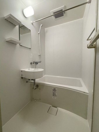 シンプルで清潔感のある2点ユニットバスに 渋谷区N様邸 シンプルで清潔感のある2点ユニットバスに 渋谷区N様邸